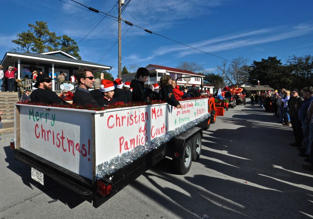 spirit christmas 2014 parade